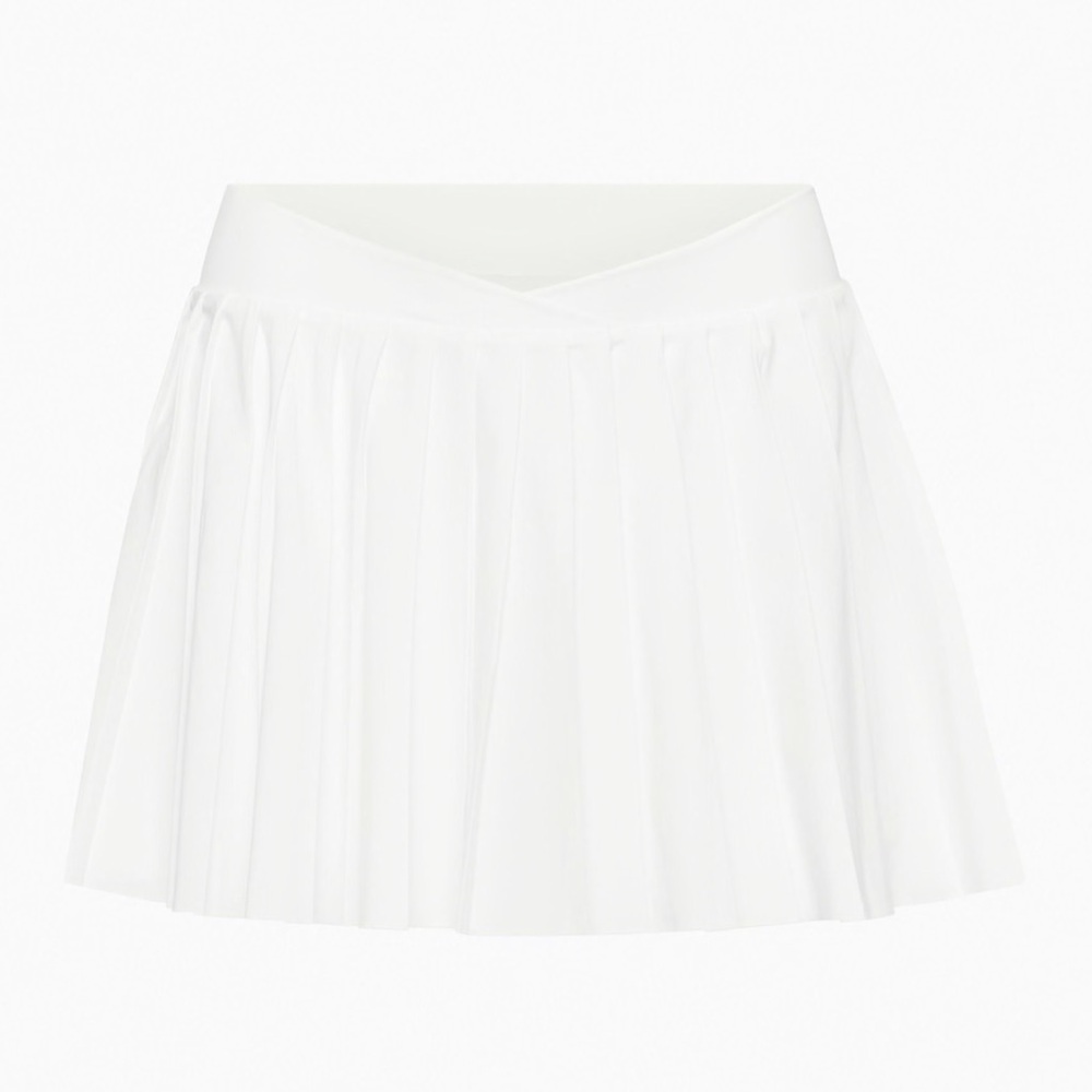 Aritzia TNA V Waist Tennis Skirt